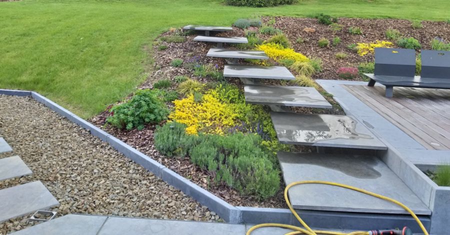 Le 04.05.2020 Escalier en dalle 80 X 80 X 3